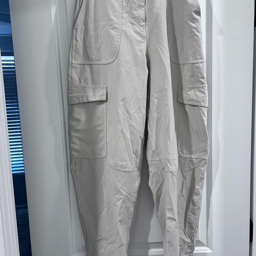 Lululemon Athletica Women's Cargo Joggers in Light Gray